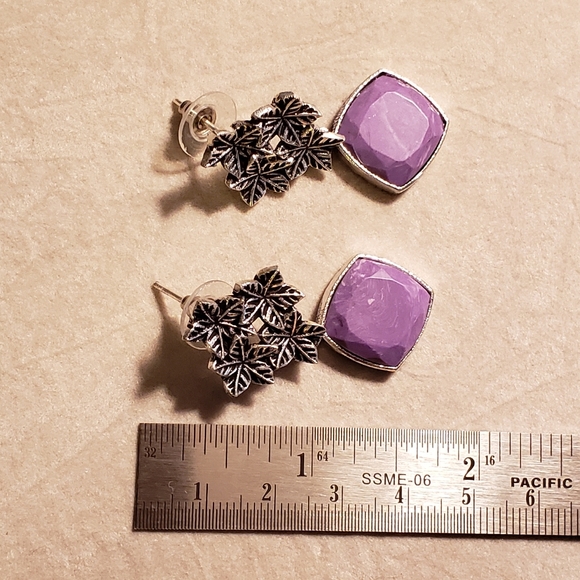 🍂Purple swirl ivy leaf drop stud earrings - Picture 3 of 4
